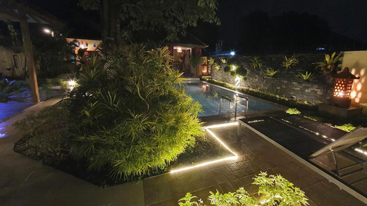 Villa Rosseno - Evelyn Private Pool And Garden Yogyakarta Exteriér fotografie